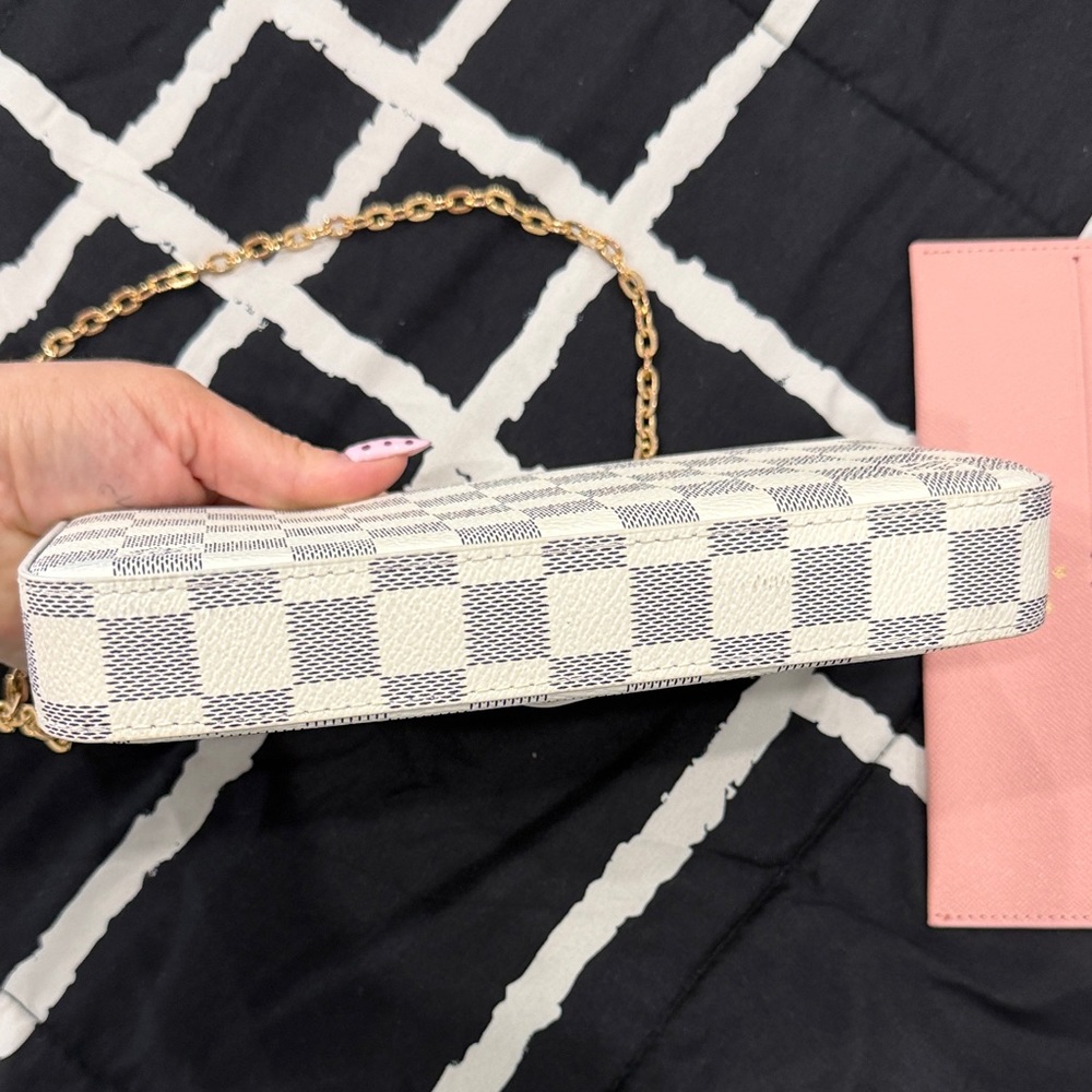 Checkered White and Gray Women's Bag - Picture 4 of 8